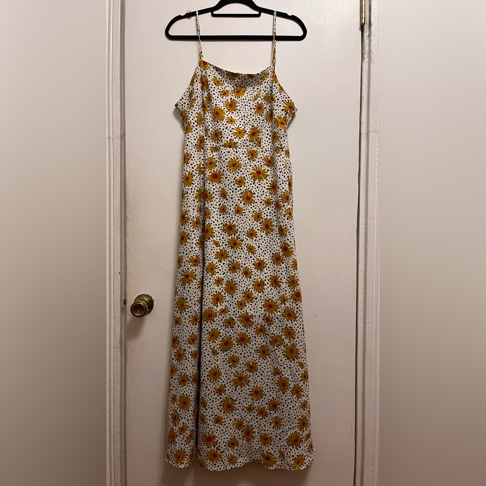 Sunflower Print Maxi Dress in White and Yellow